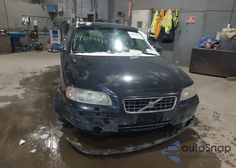 2006 Volvo S60 2.5T из США, поврежденный, VIN YV1RH592562511163